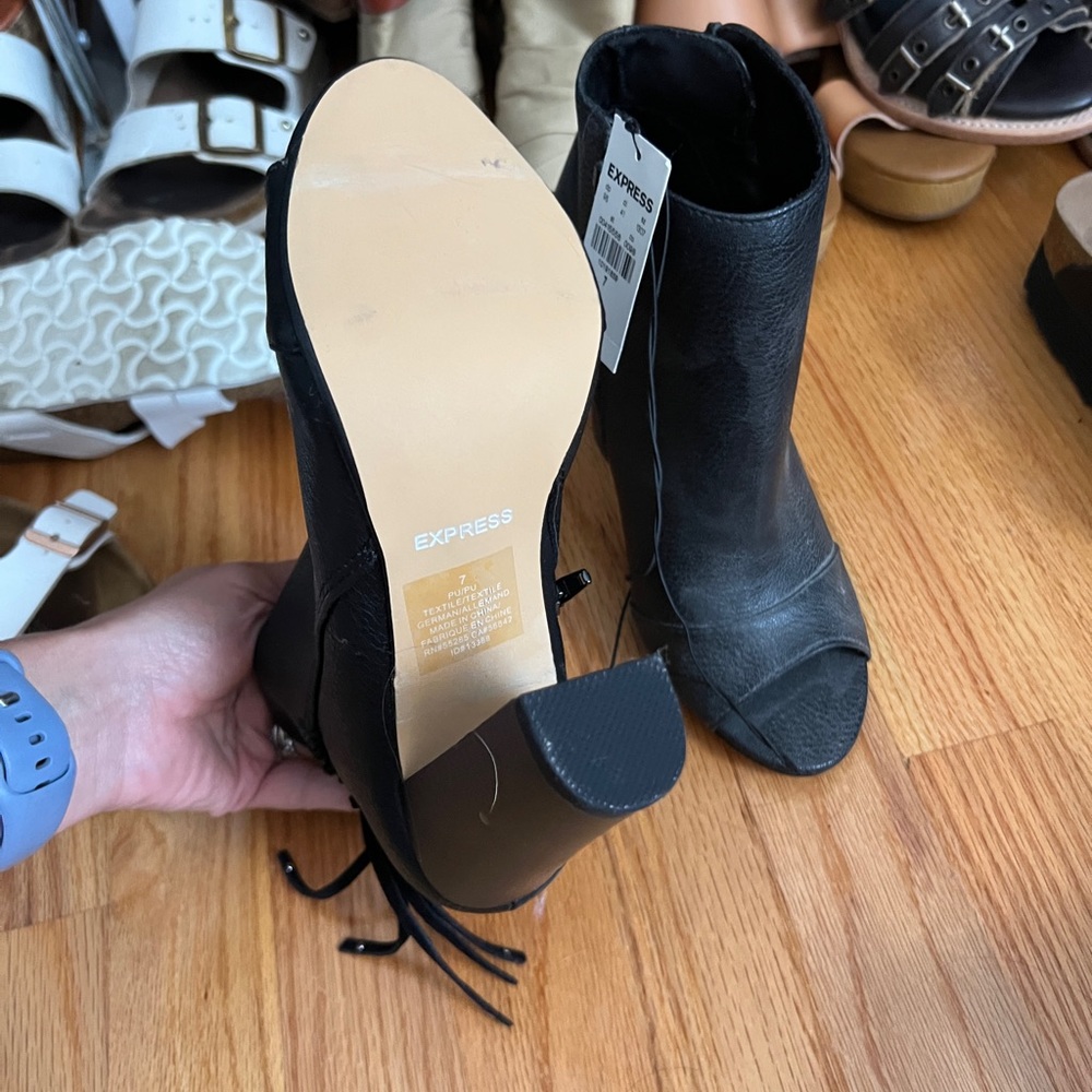 Express boots - Picture 2 of 2